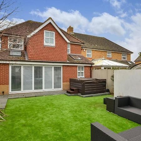 Home In Southsea With Hot Tub, Close To The Sea Portsmouth Eksteriør billede