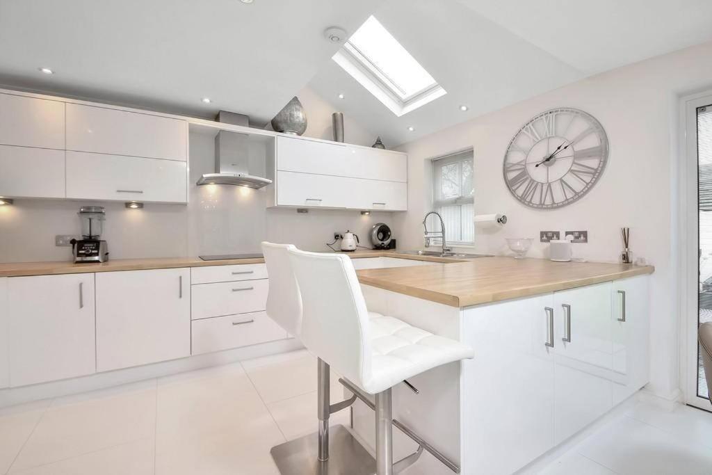 Home In Southsea With Hot Tub, Close To The Sea Portsmouth Eksteriør billede
