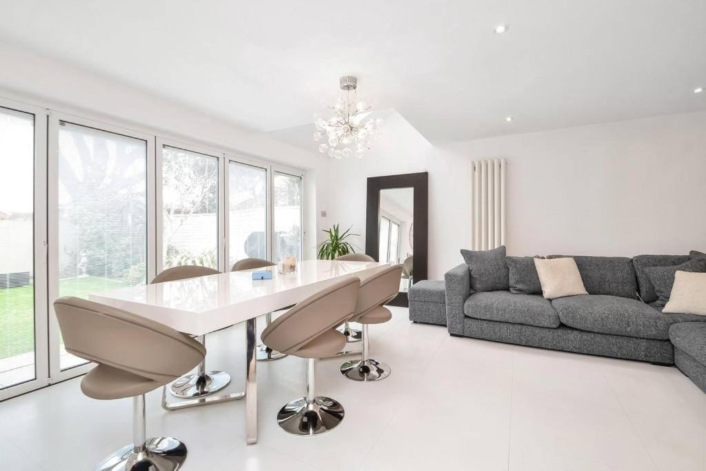 Home In Southsea With Hot Tub, Close To The Sea Portsmouth Eksteriør billede
