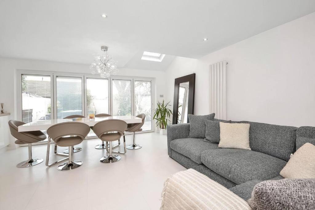 Home In Southsea With Hot Tub, Close To The Sea Portsmouth Eksteriør billede